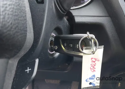 2020 Toyota Camry Se z USA, uszkodzony, nr VIN 4T1G11AK2LU925907